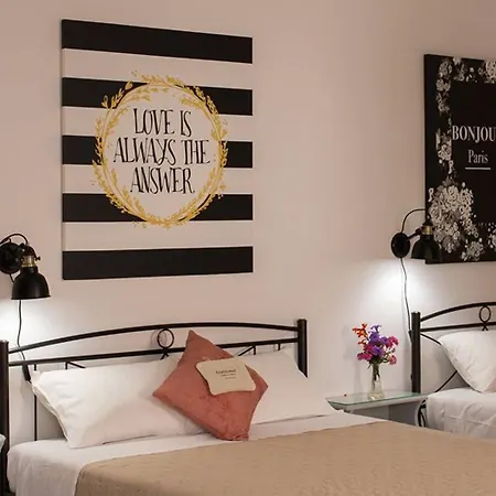 Letta's Finikas (Syros)