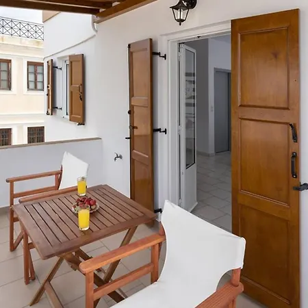 Letta's Finikas (Syros)