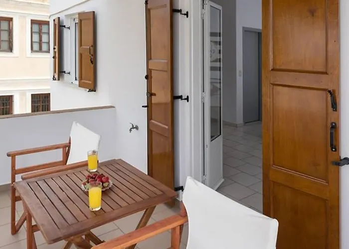 Letta's Finikas (Syros)